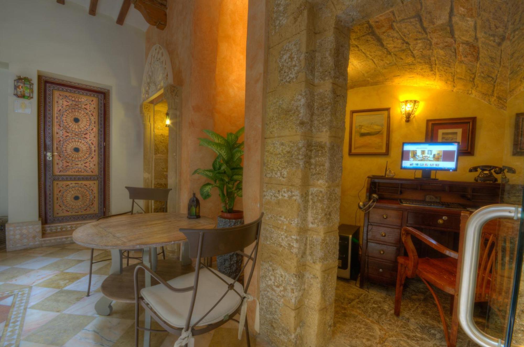 Hotel Argantonio 2*
